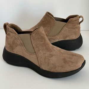 Earth Originals Dayana Women’s Brown Slip-on Boots Faux Suede Size 6.5